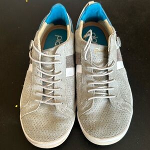 VGUC PLAE Mulberry Athlesiure shoes.